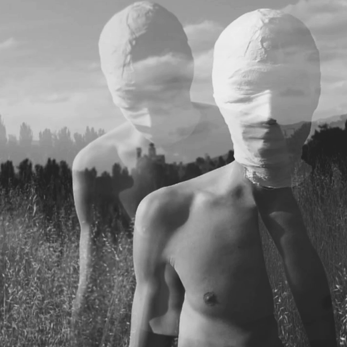 <span><span>Disseny dels post d'Instagram de la discogr&agrave;fica NADA RECORDS, alternant una fotografia, amb una frase amb la identitat visual aplicada. Dissenyat per l'estudi </span><span>ESIETE</span><span> de branding i comunicaci&oacute;.</span></span>
